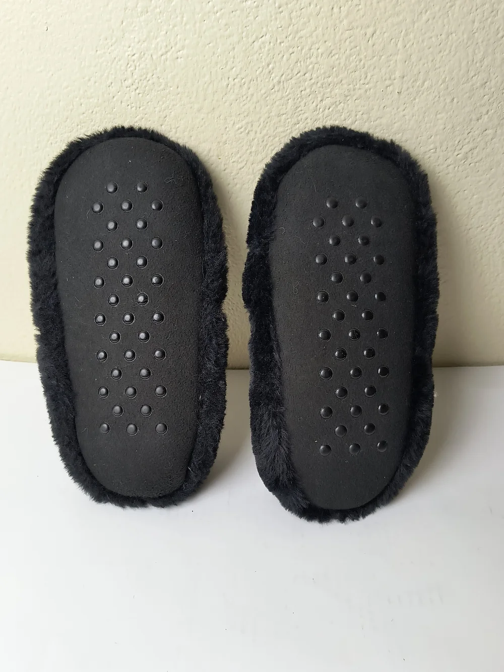 Black 5 Big Girl Cat Plush Indoor Slippers